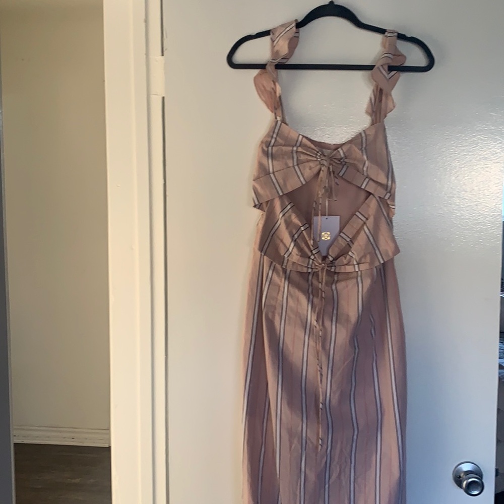 Brand new WAYF summer khaki dress 💖